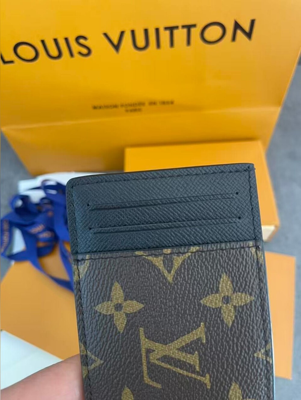 Louis Vuitton Neo Card Holder - Picture 8 of 9